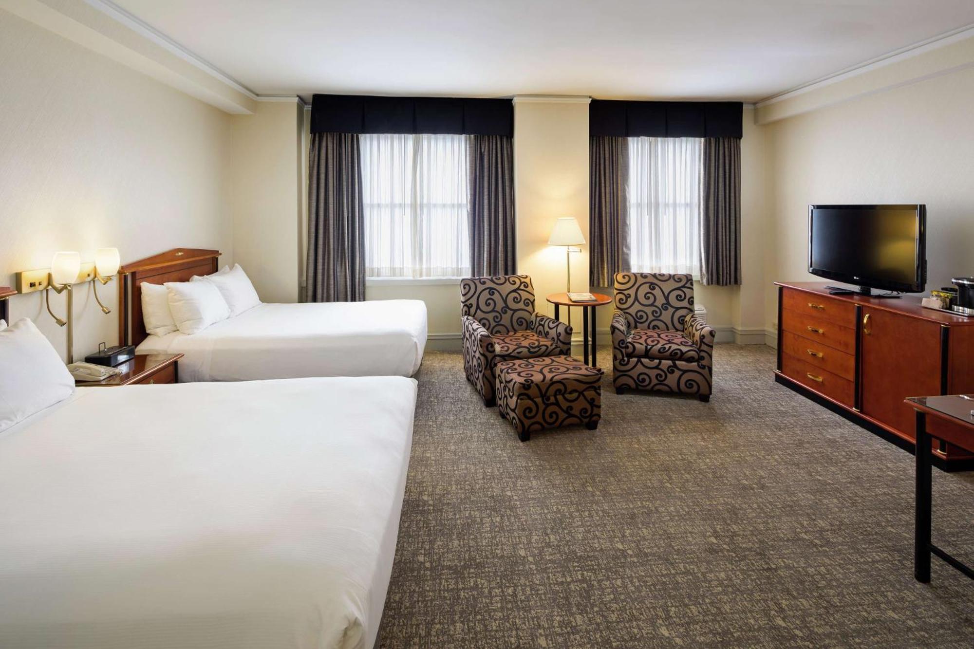 Hilton Netherland Plaza Hotel 4*